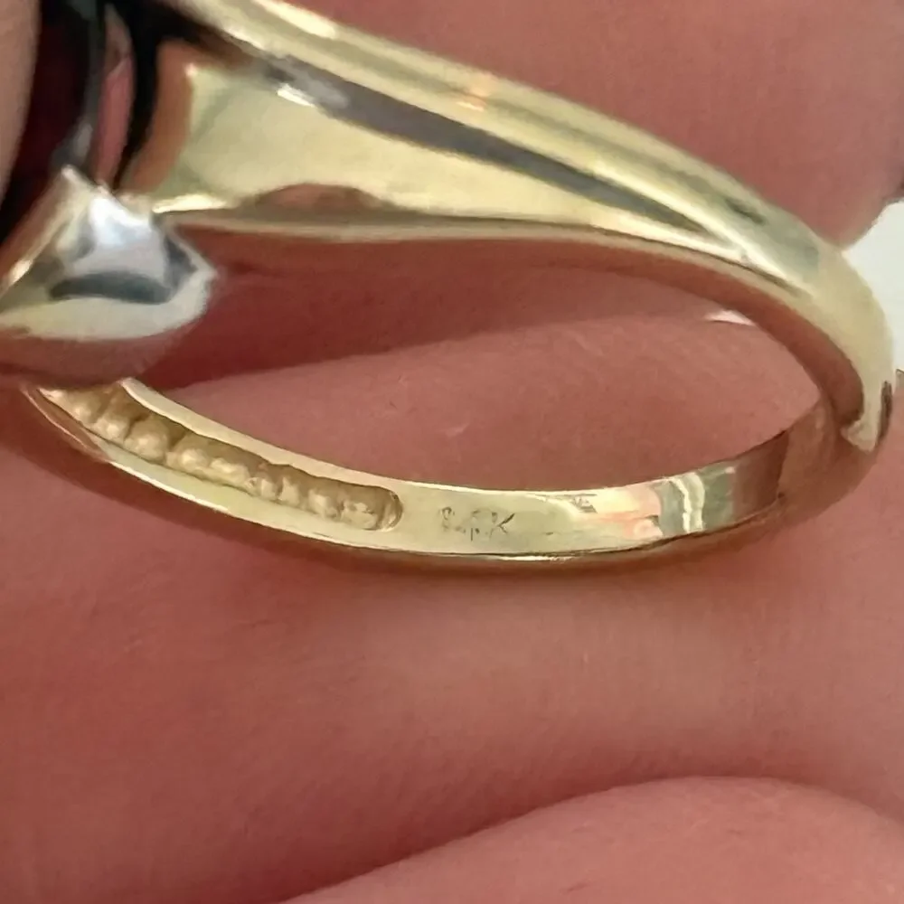 14K Gold Garnet Gemstone Solitaire Band Ring Size 4.5